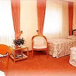 Gildors Atmosphere מלון